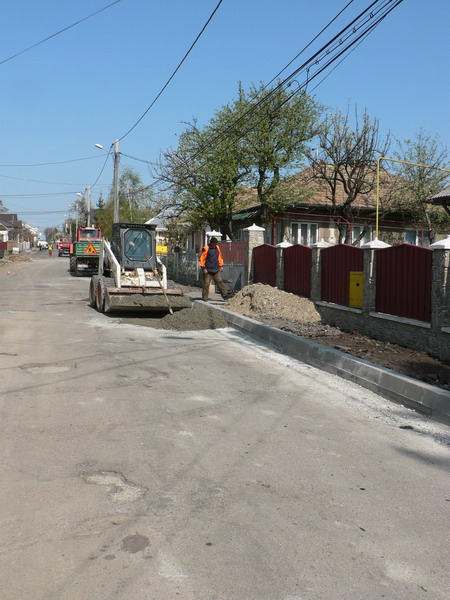 2 M Sadoveanu inlocuit borduri  9.jpg